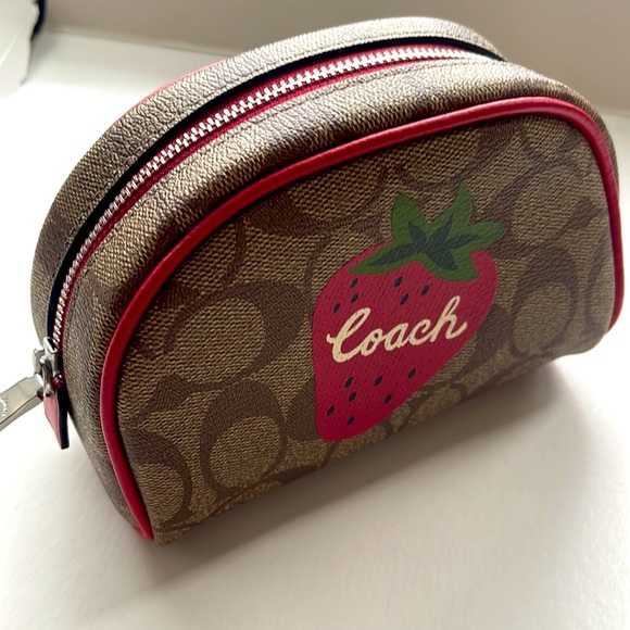 NWT Coach Strawberry Cosmetic Case - Picture 7 of 7